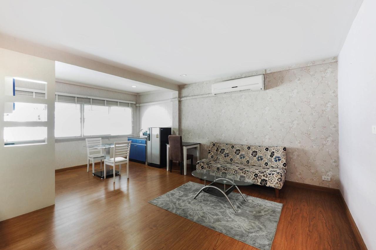 Oyo 995 Blue Cafe Apartment Чиангмай Екстериор снимка